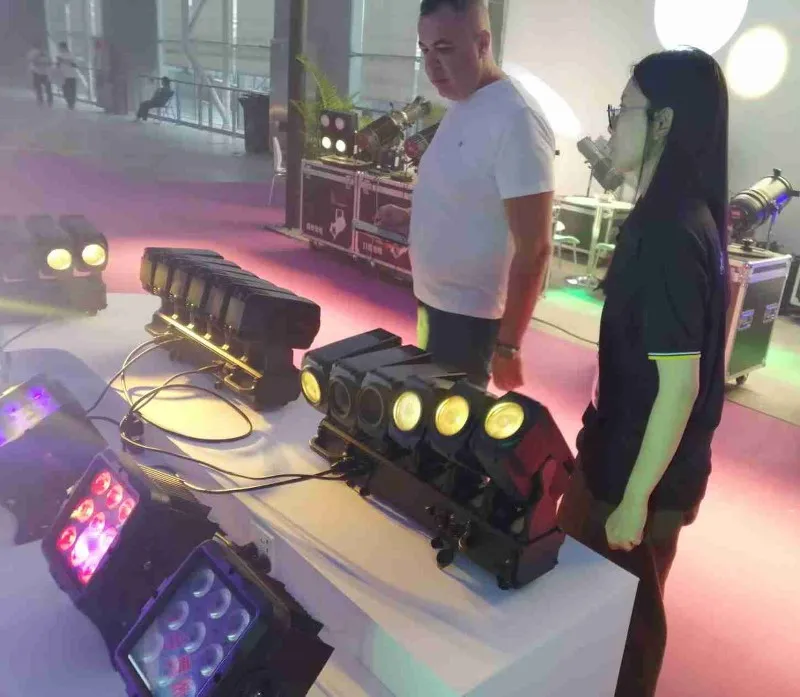 ZOOM IP65 MOVING HEAD ZOOM IP65 MOVING HEAD